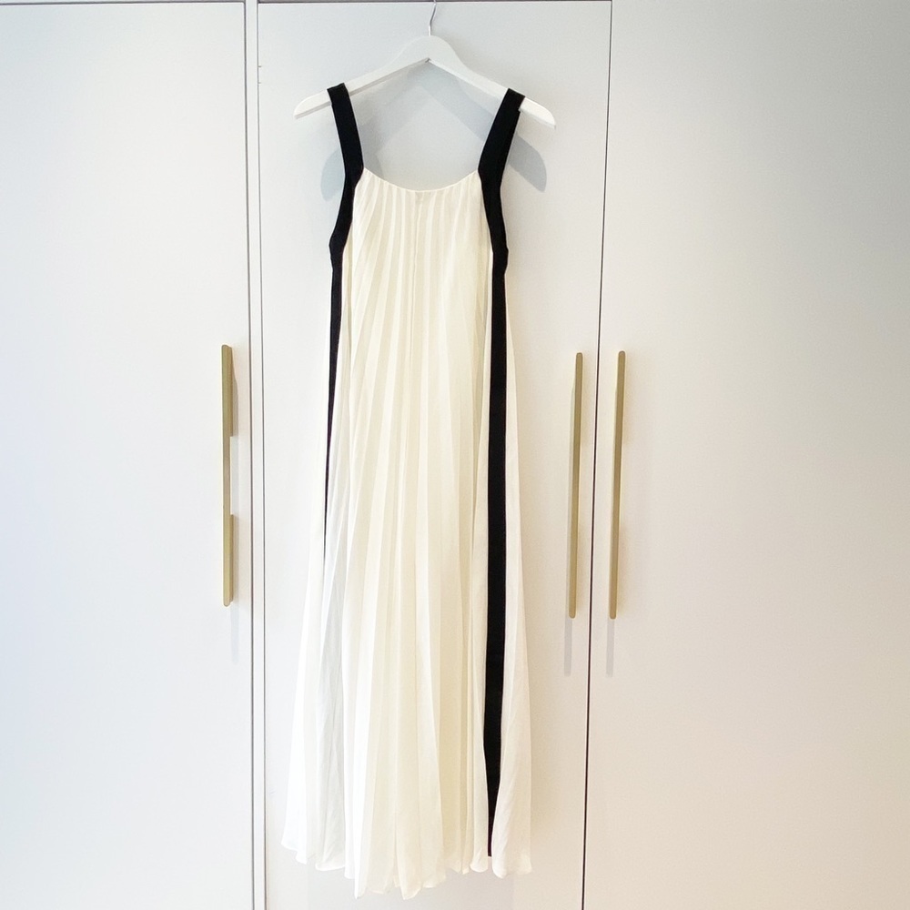 𝅺BNWOT Club Monaco Pleated Jumpsuit - Picture 6 of 8